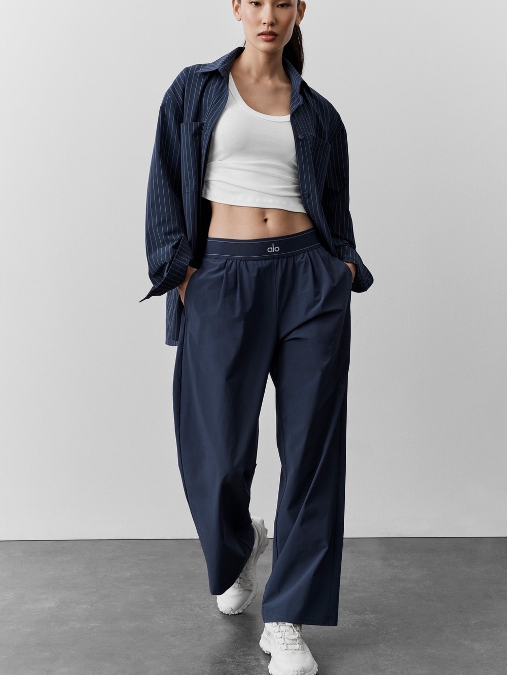 ALO YOGA Suit Up Trouser Medium (Regular) Navy